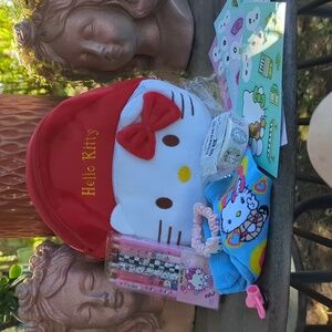NWT 🩷 SANRIO GIFT BUNDLE 🩷 in 🎀 HELLO KITTY soft BACKPACK 🎀 so sweet! $55 R!